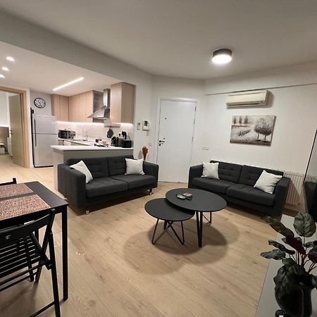 Daniela'S Modern Apartment Strovolos Eksteriør bilde