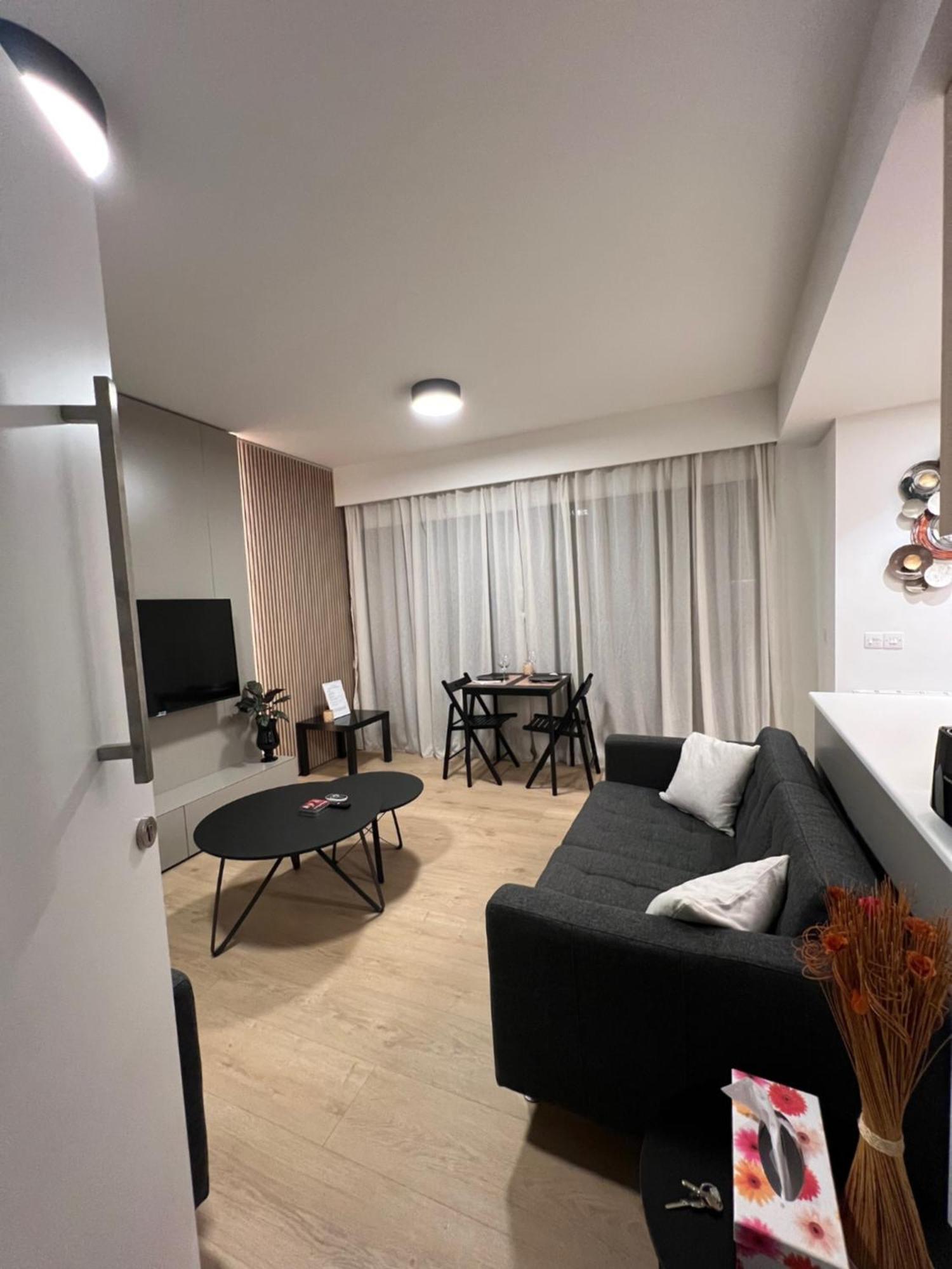 Daniela'S Modern Apartment Strovolos Eksteriør bilde
